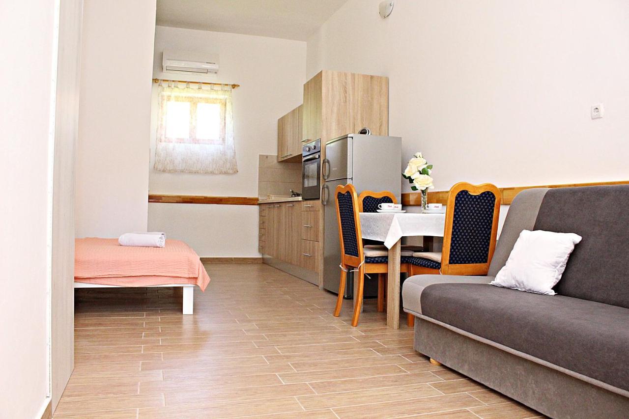 Studio Apartman Zara Exterior photo
